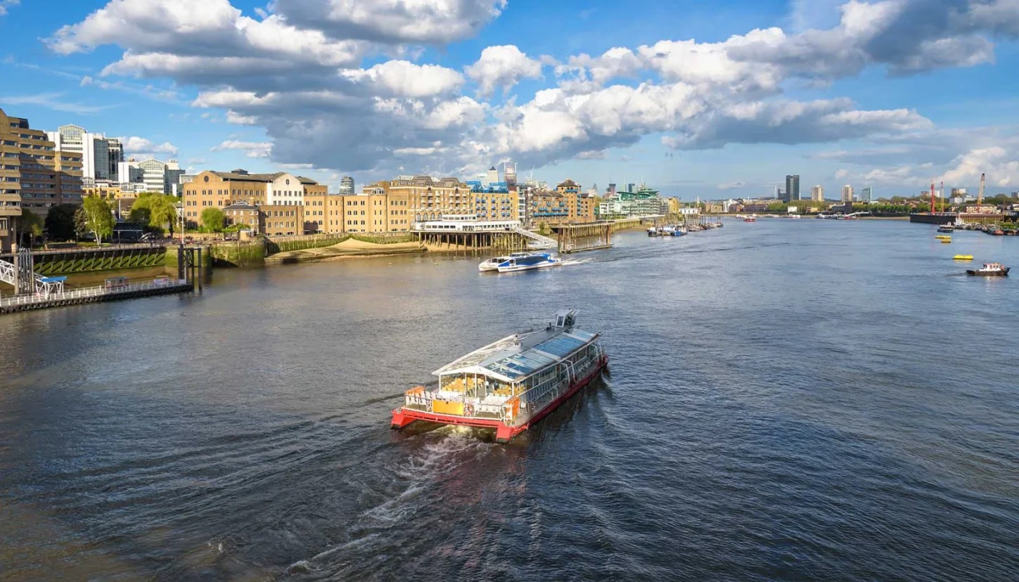 The Happiest Places to Live in London: North or South of the River Thames?