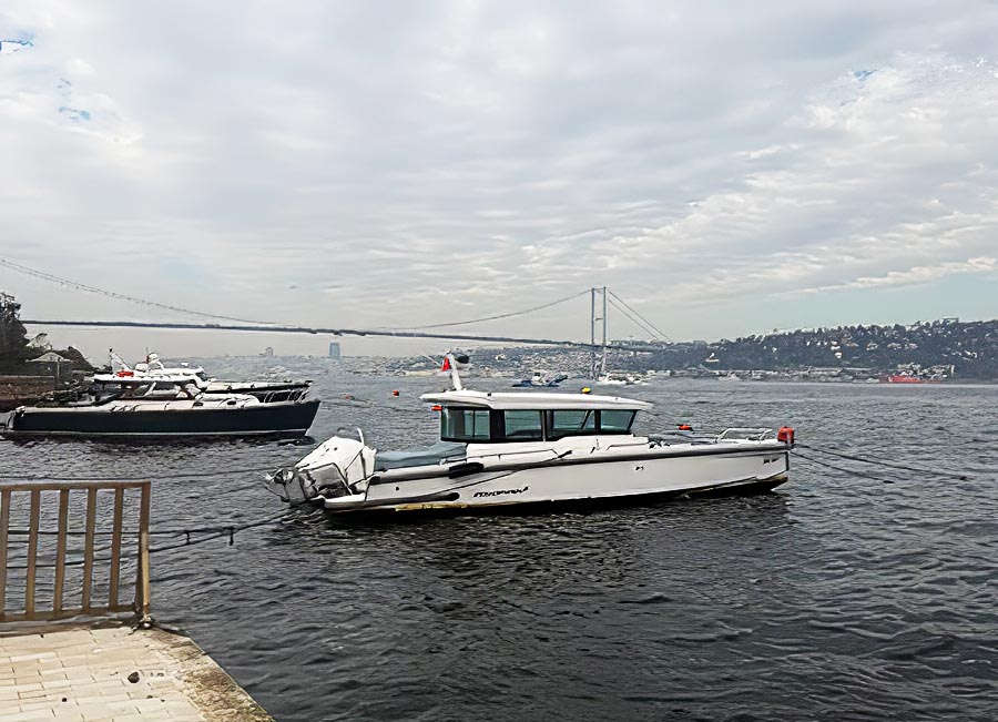 Exclusive Waterfront Residence with Panoramic Bosphorus Views in Beylerbeyi